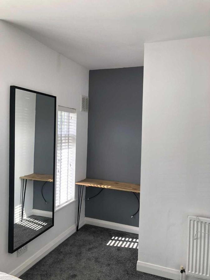 Entire Residential Property With Parking Kingston upon Hull Exterior foto